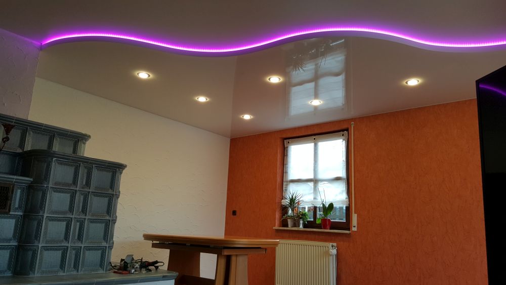 Multilevel Lack- oder Matt - Spanndecke mit indirekter LED - Beleuchtung